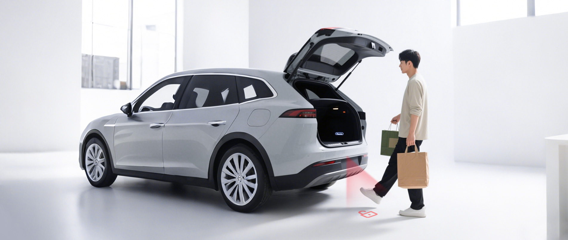 2025上海车展 | pp模拟器电子游戏重磅发布AR脚踢毫米波雷达，重新定义“无接触交互”尾门